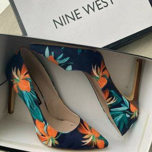 Nine West Tatiana Navy Combo Fabric Floral Heel 7.5